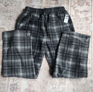 Old Navy Men's Black and Gray Plaid Pajama Pants